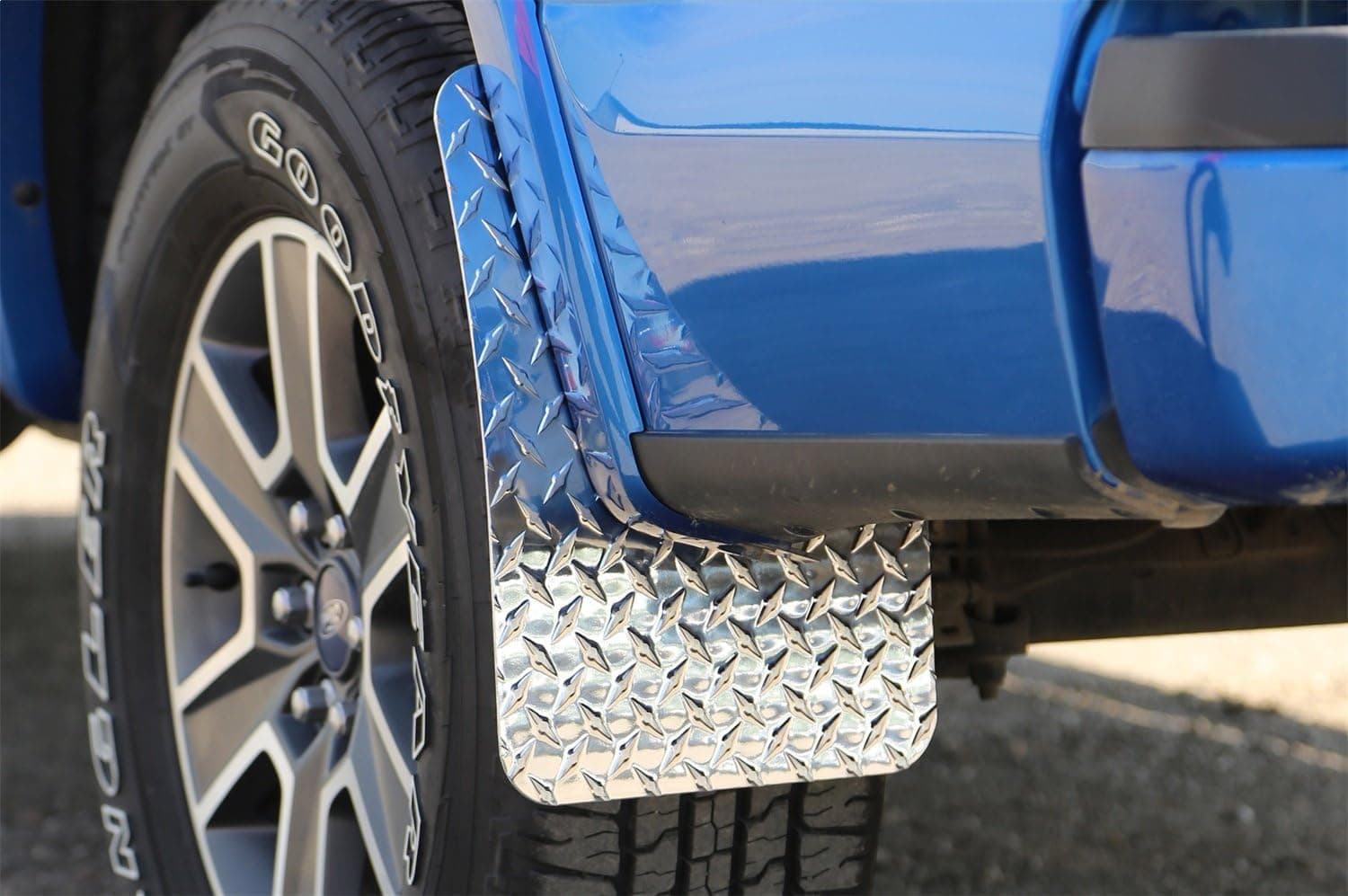 Dee Zee DZ1800 Full Size Brite-Tread Mud Flaps