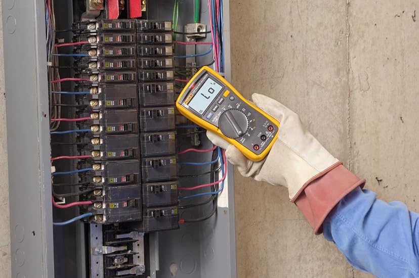 Fluke 117 Electrician's True-RMS Multimeter — image 7