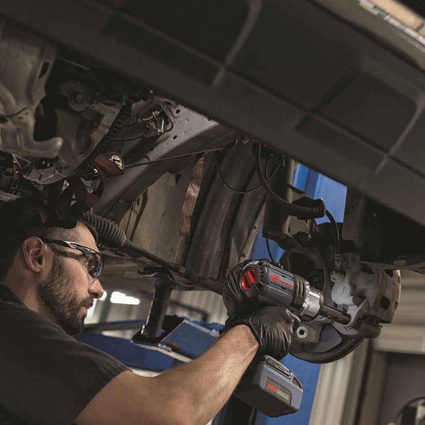 Ingersoll Rand W7152-K12 20V Impact Wrench Kit — image 6