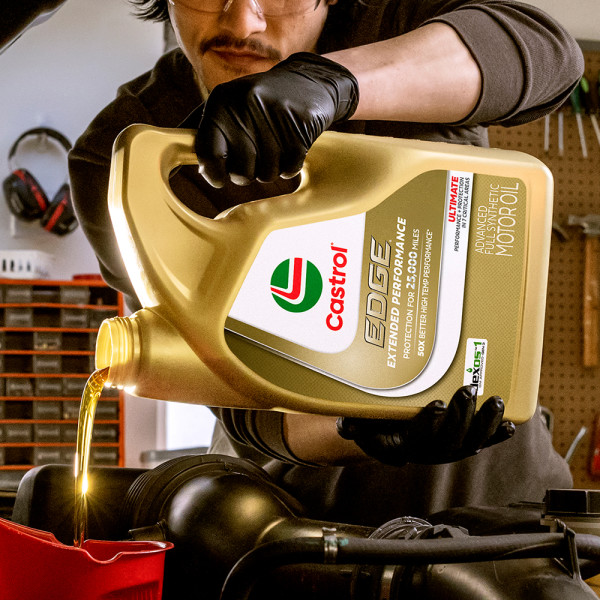 Castrol EDGE Advanced Full Synthetic Motor Oil 5W-30 — image 2