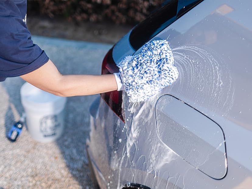 Gyeon Q²M Bathe+ Ceramic-Infused Car Wash Shampoo — image 5
